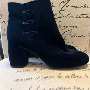 Women’s Nine West Blue Velvet Boots Size 9.5